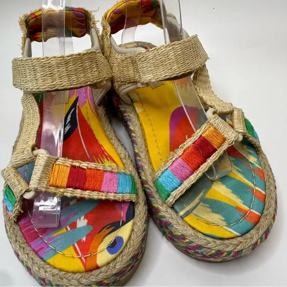‼️SALE‼️ Farm Rio Colorful Toucans Platform Sandals