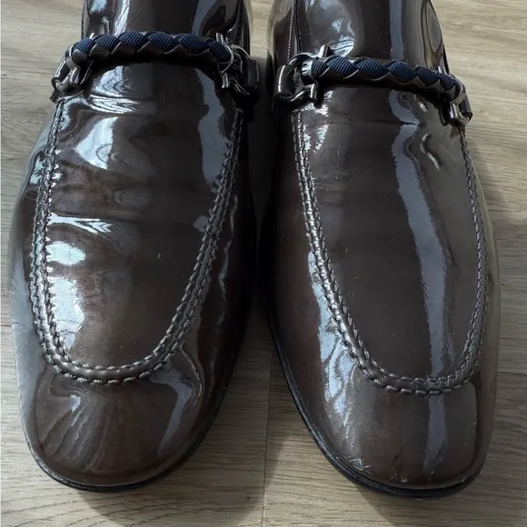 Salvatore Ferragamo 35VF 75440 Q19 bronze patent leather shoes size 9.5