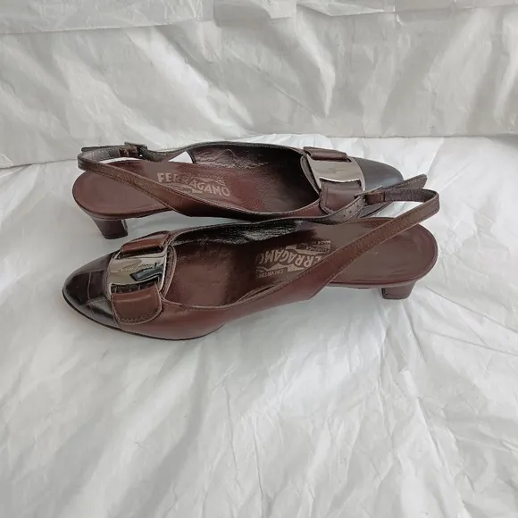 Salvatore Ferragamo big buckle luxury heel 6B