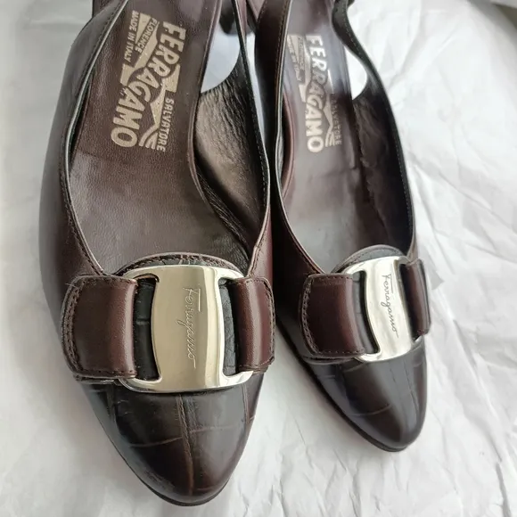Salvatore Ferragamo big buckle luxury heel 6B