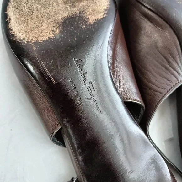 Salvatore Ferragamo big buckle luxury heel 6B