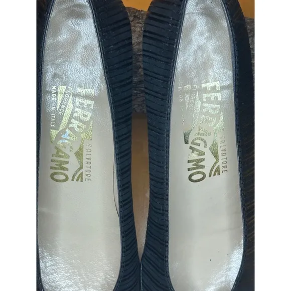Salvatore Ferragamo Block Heel Pumps Black Patent Leather Trim 7.5 A