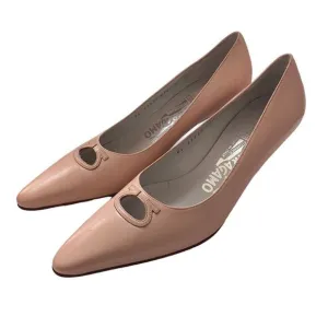 Salvatore Ferragamo Blush Pink Key Hole Kitten Heels Size 6 B