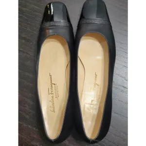 Salvatore Ferragamo Boutique Shoes Womens US 11Black Block Heel Made In Italy