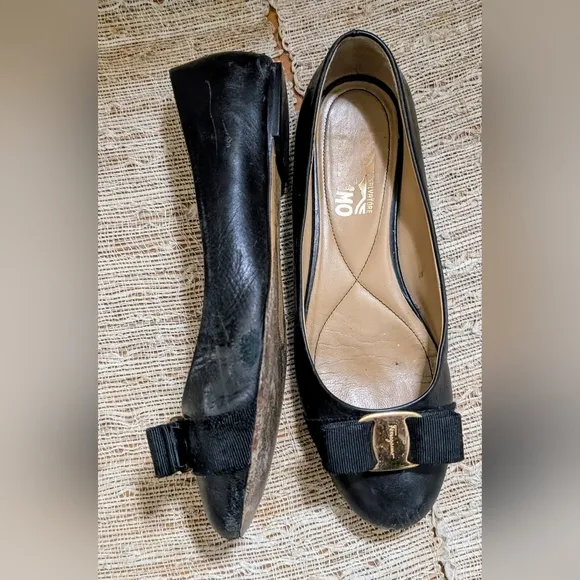 Salvatore Ferragamo Varina Black Ballet Flats Luxury Almond Toe Leather Italy
