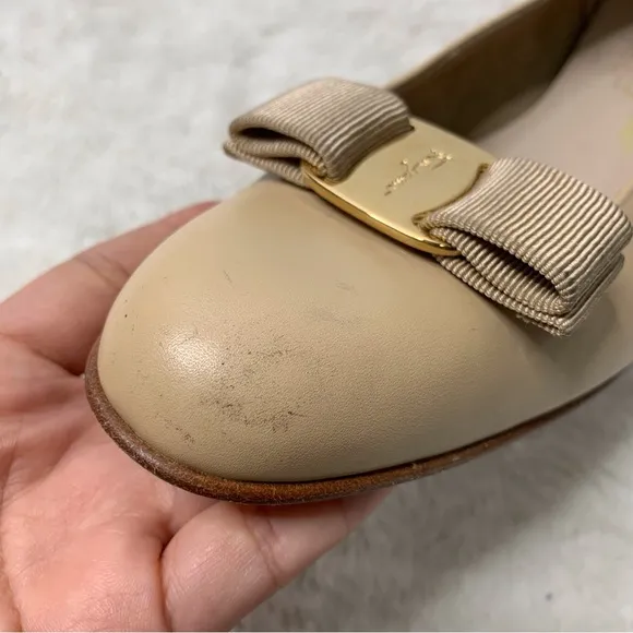 Salvatore Ferragamo Women's Tan Cream Vara Bow Pump Leather Shoes Size 11 AAAA