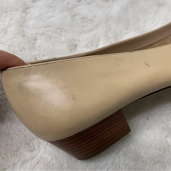 Salvatore Ferragamo Women's Tan Cream Vara Bow Pump Leather Shoes Size 11 AAAA