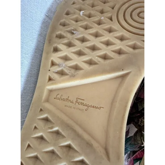 Salvatore Ferragamo Womens Tropical Floral Print Slip-On Shoes Size 7.5