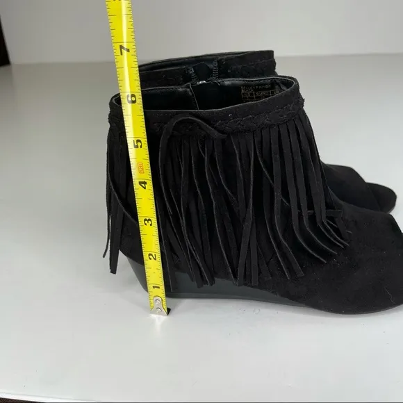 Sam Edelman Kelly Fringe Black Peep Toe Wedge 5