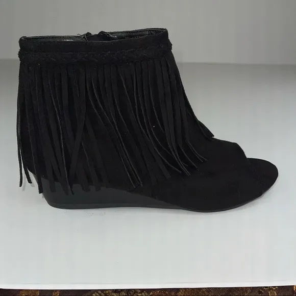 Sam Edelman Kelly Fringe Black Peep Toe Wedge 5