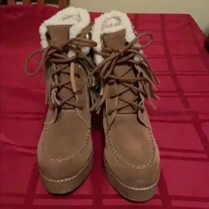 Sam Edelman women’s suede boots.