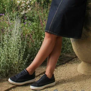 Sans Matin The Domingo Sneaker Navy Women’s 38 (7.5-8)