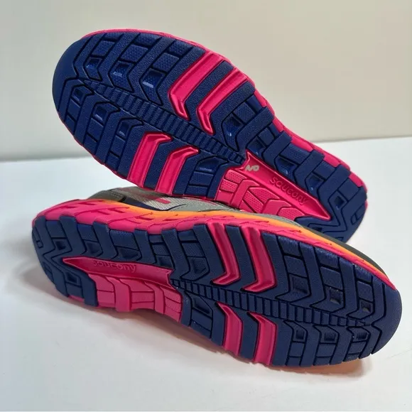 Saucony Girls' Gray and Pink Athletic Shoes size 5