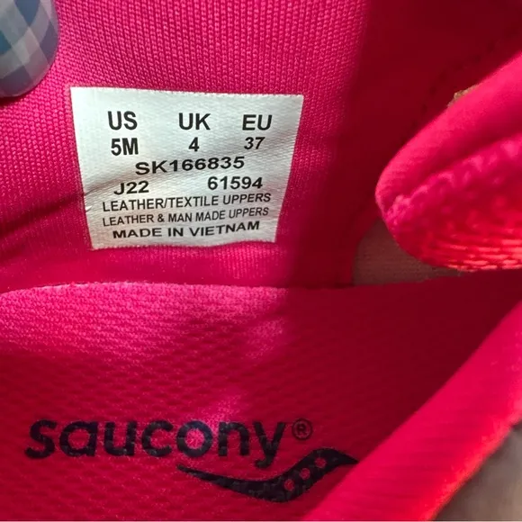 Saucony Girls' Gray and Pink Athletic Shoes size 5