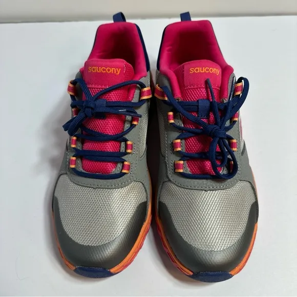 Saucony Girls' Gray and Pink Athletic Shoes size 5