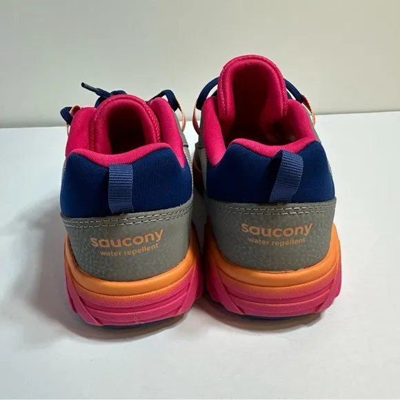 Saucony Girls' Gray and Pink Athletic Shoes size 5