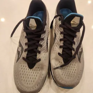 Saucony Endorphin Speed shoe. Size 11.5.