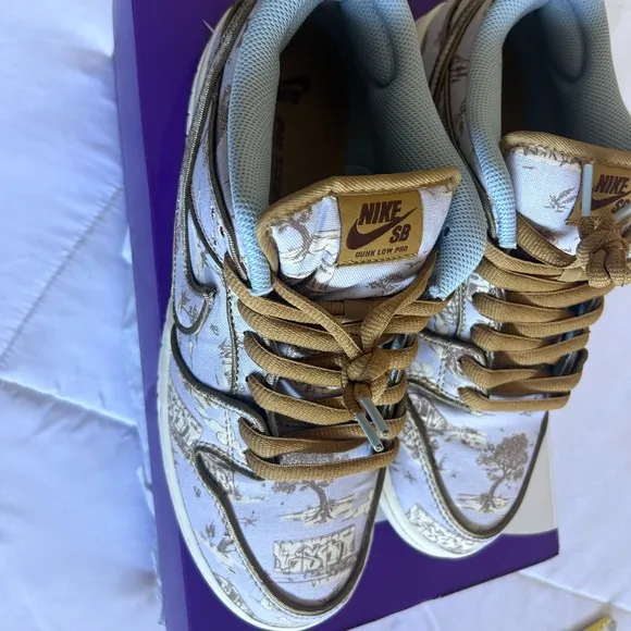 SB Dunks City with burgundy under the shoes