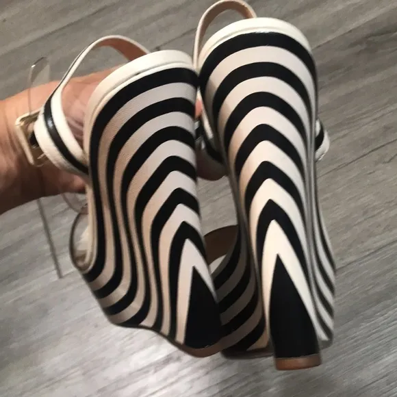 Schutz Black &amp; Pearl Stripped Vegan Leather Platform Wedge Sandals size 9