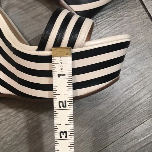 Schutz Black &amp; Pearl Stripped Vegan Leather Platform Wedge Sandals size 9