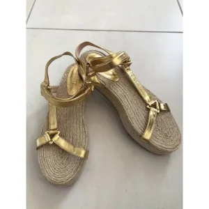 Schutz Sandalia Salto Baixo Jute Gold Metallic Platform Sandals