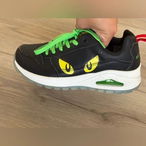 Sckechers. Black and Green Women's Sneakers