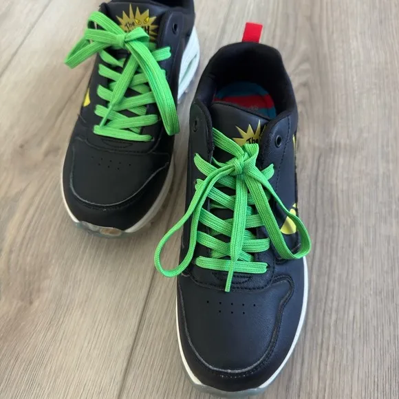 Sckechers. Black and Green Women's Sneakers