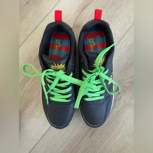 Sckechers. Black and Green Women's Sneakers