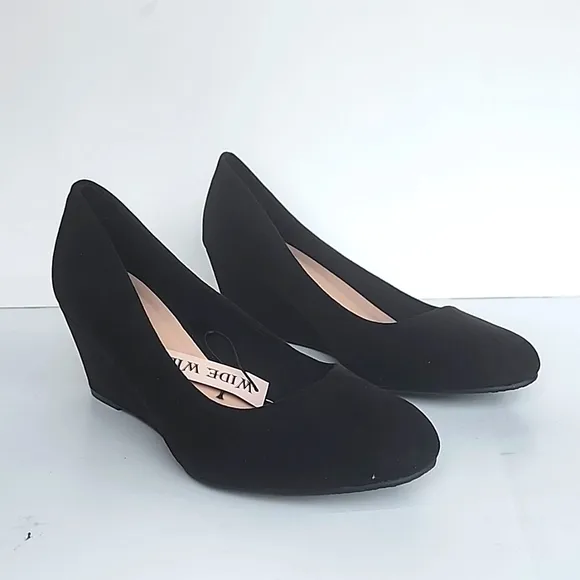 Seychelles Gertrude Heels Women's 8.5 Black Suede Leather Wedge Slip On NWOT