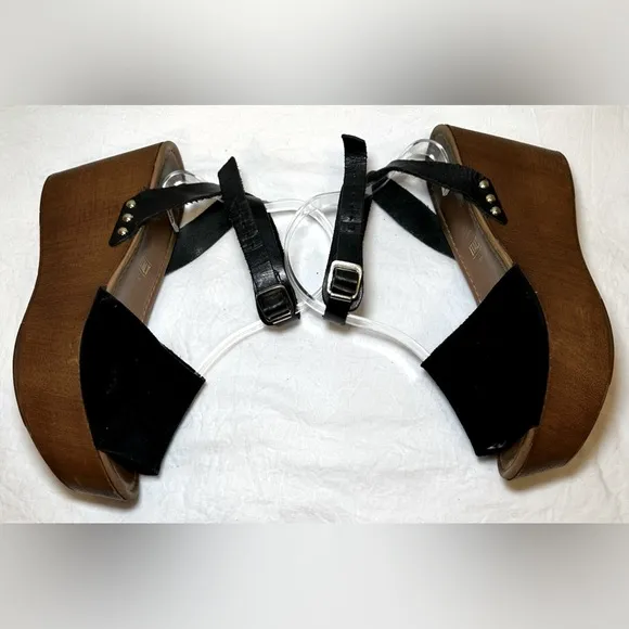 Seychelles women’s sandal “Forward Wedge” black suede strappy ankle wrap strap
