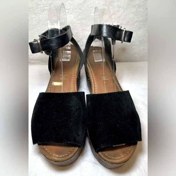 Seychelles women’s sandal “Forward Wedge” black suede strappy ankle wrap strap