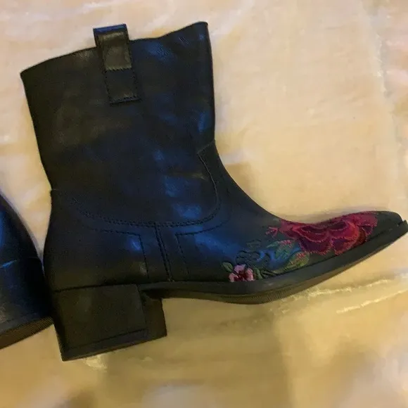Sheridan Mia Shallot Western Embroidered Boots 40