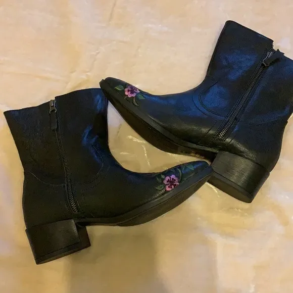 Sheridan Mia Shallot Western Embroidered Boots 40