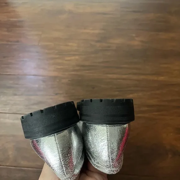Silver Emerson Lug Loafer-NWOT Girls size 3