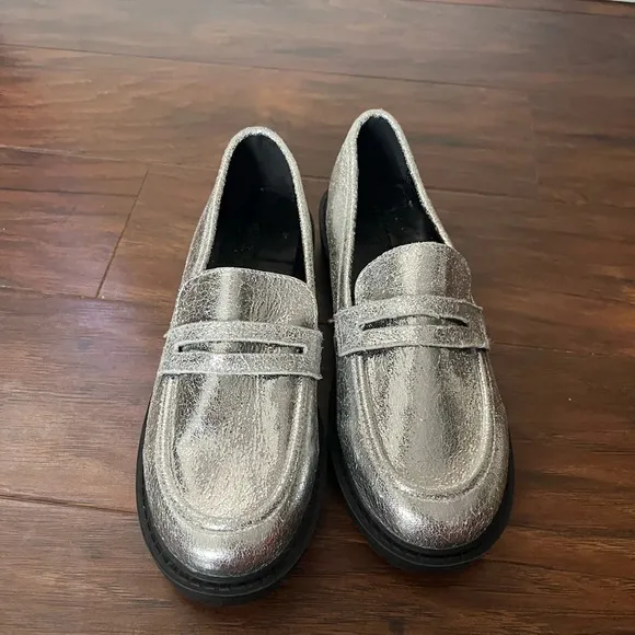 Silver Emerson Lug Loafer-NWOT Girls size 3