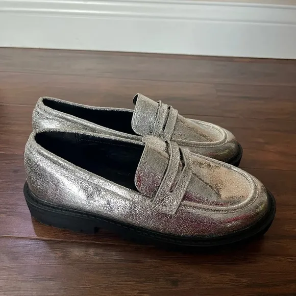Silver Emerson Lug Loafer-NWOT Girls size 3