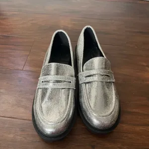 Silver Emerson Lug Loafer-NWOT Girls size 3