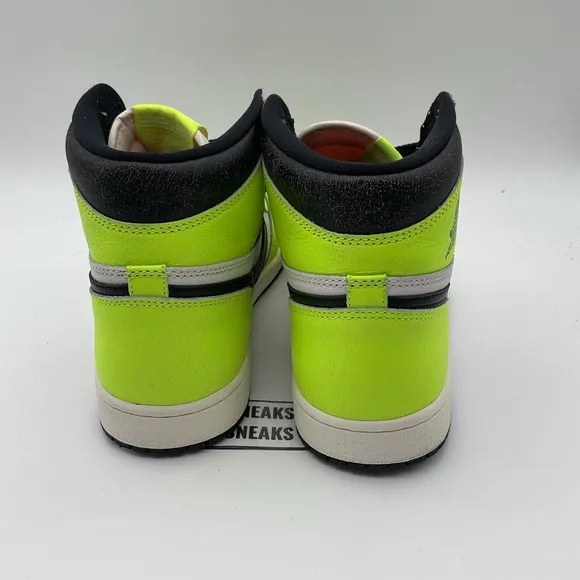 Size 10 - Jordan 1 Retro High OG Visionaire (555088-702)