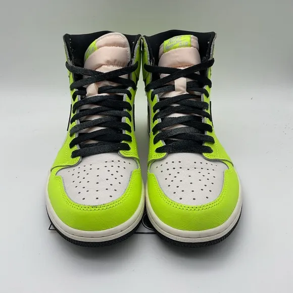 Size 10 - Jordan 1 Retro High OG Visionaire (555088-702)