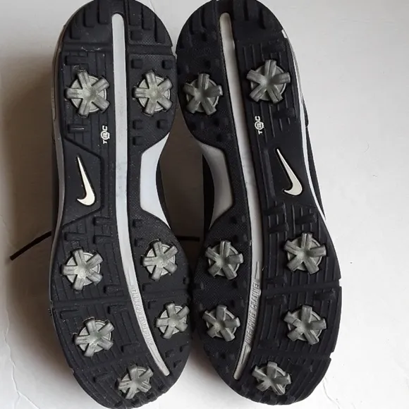 SIZE 5Y. NIKE black leather kids golf sneaker shoes.