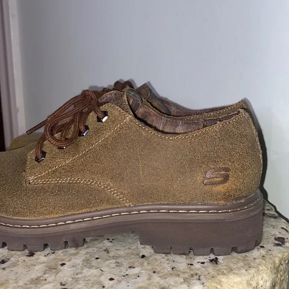 Sketchers Women’s Brown Distressed Nubuck Leather Oxford Lace Up Chunky Shoe 8.5