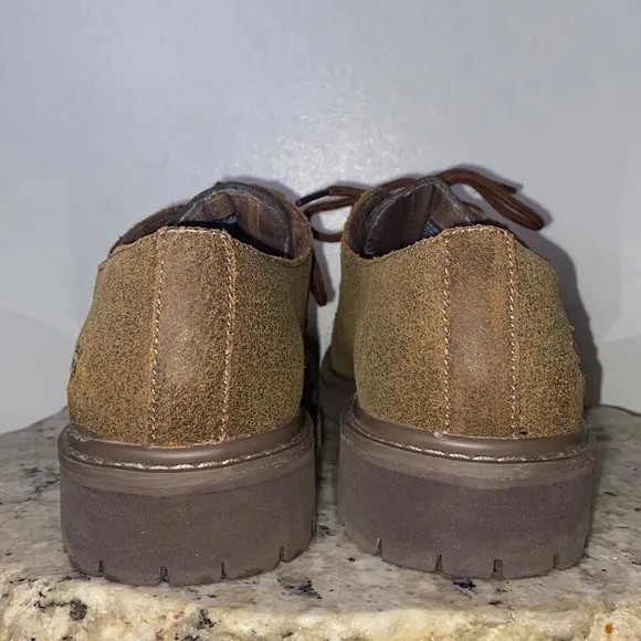 Sketchers Women’s Brown Distressed Nubuck Leather Oxford Lace Up Chunky Shoe 8.5