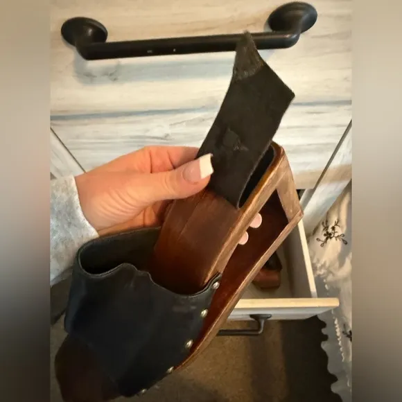 SKY WOMEN’S UNIQUE WEDGE SHOES size 7