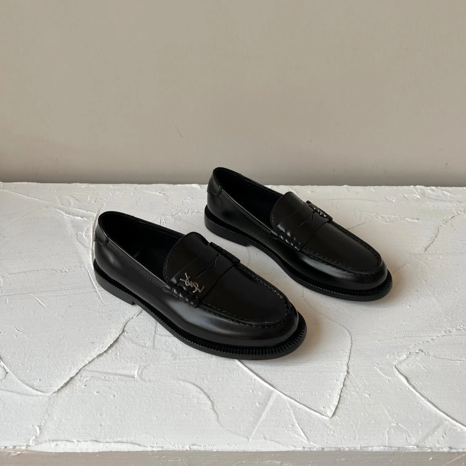 SL Saint Laurent LE High-quality BLACK CALFSKIN Same-day shipping LOAFER