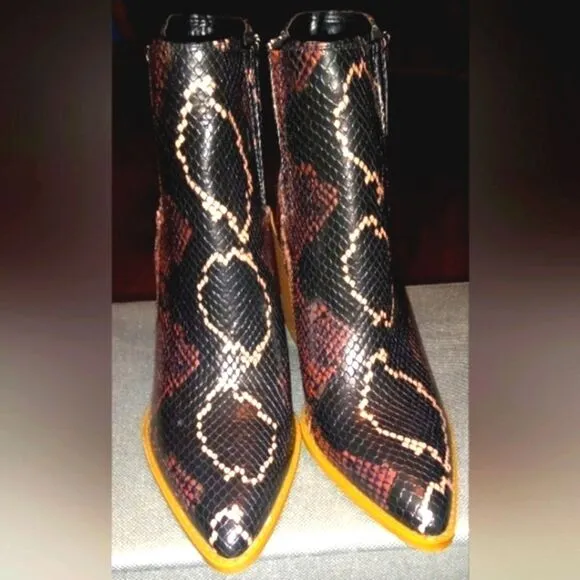 SNAKE SKIN MULTICOLOR BEAUTIFUL LADIES BOOTS SZ 6