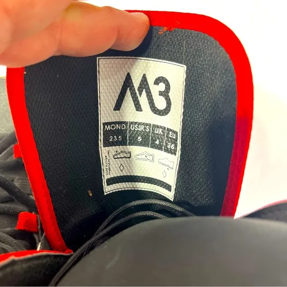 Snowboarding Boots Millennium Three M3 Youth Size 5 Black Red