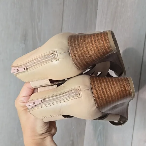 Sofft Women Gila Mule Leather Ankle Zip Back Wedge Sandals shoes sz 11M