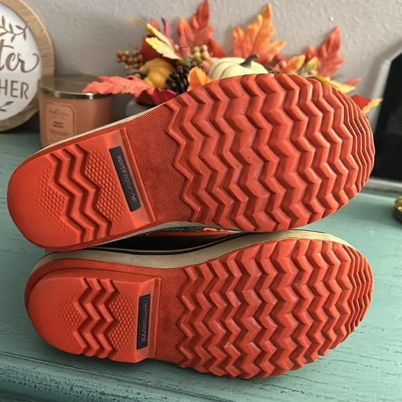 Sorel Boots SZ 4 Kids
