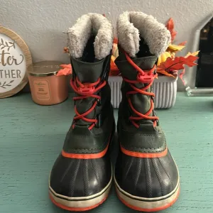 Sorel Boots SZ 4 Kids