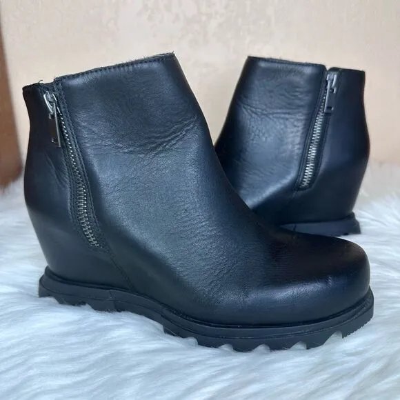 Sorel JOAN OF ARCTIC™ WEDGE III ZIP BOOTIE Size 8.5